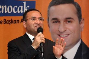 Milletin tek kuruşuna uzanan elleri kırarız