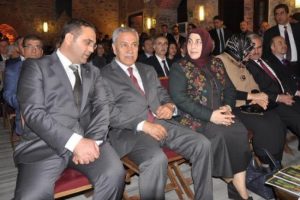 "T&uuml;rkiye y&ouml;netilmesi en zor &uuml;lkelerden birisi"