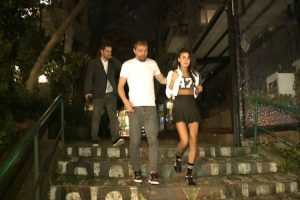 Asena Erkin yeni tazıyla dikkat &ccedil;ekti