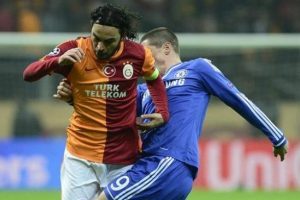 Galatasaraylı taraftarlar Sel&ccedil;uk İnan'a y&uuml;klendi!
