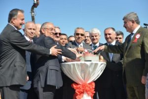 "Ayrımcılık &uuml;zerinden siyaset yapanlar utanmalıdır"