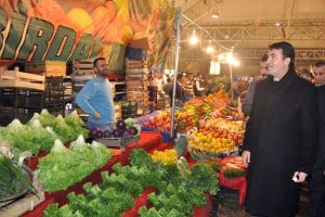 D&uuml;ndar, se&ccedil;menin nabzını pazar yerlerinde tutuyor