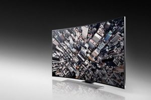 Samsung'un kavisli 4K TV'si T&uuml;rkiye'ye geliyor