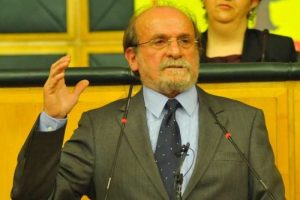 K&uuml;rk&ccedil;&uuml;'den yargıya "KCK" eleştirisi