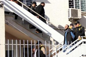Sen misin bizi işten &ccedil;ıkaran !
