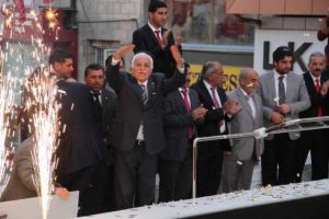 H&uuml;k&uuml;mete "paralel" desteği