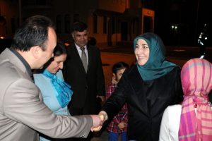 M&uuml;nevver Arın&ccedil;'tan Sevgi Evlerine ziyaret