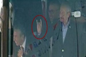 Kılı&ccedil;daoğlu bozkurt işareti yaptı!