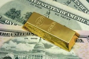Dolar zirve yaptı, altın &ccedil;akıldı