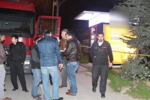 İ&ccedil;erisinde 2 milyon TL bulunan banka aracını &ccedil;aldılar