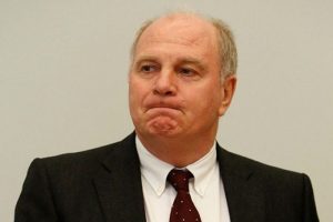 "Hoeness'in istifa etmesi Bayern'i etkilemez"