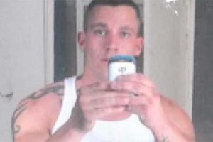 Soygunda selfie'sini &ccedil;ekti, polise yakalandı