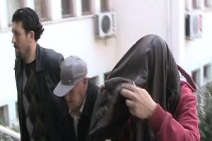 Yolcu otob&uuml;s&uuml;yle esrar sevkiyatına iki tutuklama