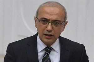 "Twitter hukuka uymalı"