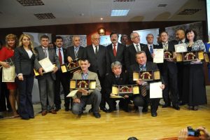Bursa'da Zaman'a basın onur &ouml;d&uuml;l&uuml;