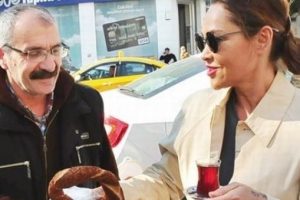 Taksi durağında kahvaltı