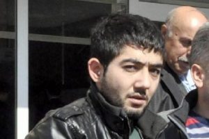 Alt kat komşusunun evine balkondan girip...