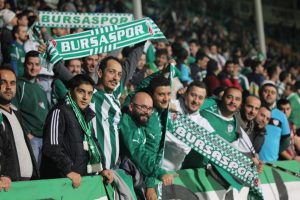 Erkek taraftarların Bursaspor hasreti s&uuml;r&uuml;yor!