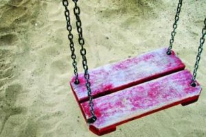 Salıncak ipi, k&uuml;&ccedil;&uuml;k kızın sonu oldu