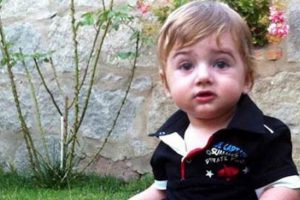 Babasının g&ouml;zleri &ouml;n&uuml;nde ezildi