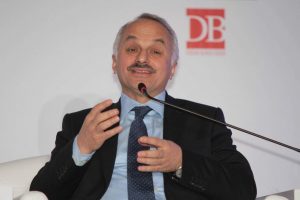 "İstanbul d&uuml;nyanın merkezi oluyor"