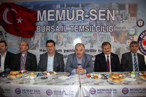 "B&uuml;t&uuml;n hayırlı adımları iktidar atıyor"