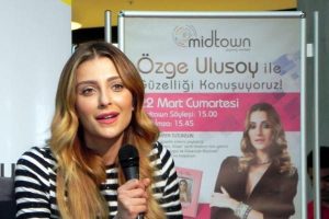 Ulusoy g&uuml;zellik sırlarını paylaştı