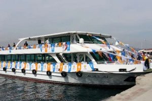 AK Partililer miting alanına gelmeye başladı