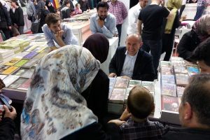 &Uuml;nl&uuml; tarih&ccedil;i Bursalılarla buluştu