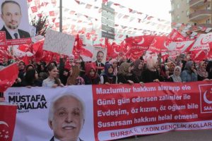 "CHP halkımız tarafından m&uuml;h&uuml;rlenmiştir"