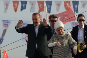 Başbakan Kısıklı'daki konutuna ge&ccedil;ti