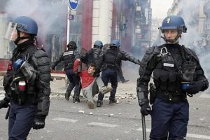 ABD'de polis şiddeti, ter&ouml;rden daha &ccedil;ok &ouml;ld&uuml;r&uuml;yor