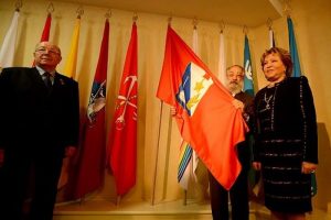 Kırım ve Sivastopol bayrakları Rusya Parlamentosu'nda