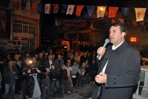 D&uuml;ndar'a coşkulu karşılama