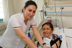&Uuml;niversiteli Ceren 2 kişinin umudu oldu