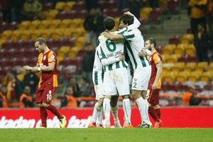 Bursaspor'dan muhteşem geri d&ouml;n&uuml;ş:2-2