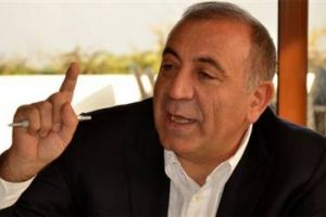 Ka&ccedil;ak elektrik kullanır gibi