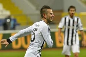 Oğuzhan &Ouml;zyakup'a yeni s&ouml;zleşme teklifi