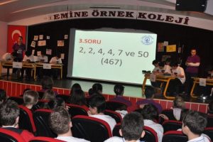 Emine &Ouml;rnek Koleji'den geleneksel Pi şenliği
