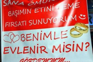 Jokeyin ilgin&ccedil; evlilik teklifi