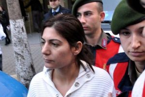 'Koruma i&ccedil;g&uuml;d&uuml;s&uuml;yle' kocasını &ouml;ld&uuml;rm&uuml;ş