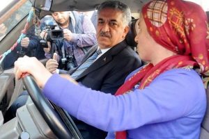 Yazıcı, kamyoneti durdurdu ve...