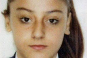 Alkoll&uuml; s&uuml;r&uuml;c&uuml;n&uuml;n &ccedil;arptığı gen&ccedil; &ouml;ld&uuml;