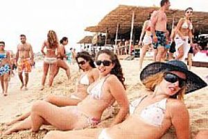 Dolar-euro turizmciyi sevindirdi ama...