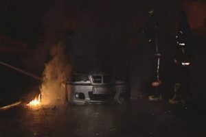 Ankara'da ara&ccedil; kundaklandı