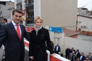 "Hi&ccedil;bir veliden okul aidatı alınmayacak"