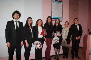 &Ouml;zdemir'den &uuml;niversiteli gen&ccedil;lere başarı t&uuml;yoları