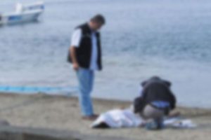 Denizde iki erkek cesedi bulundu