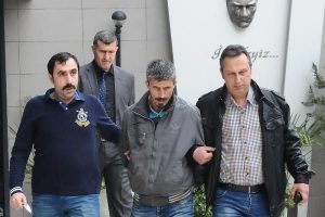 Bursa'da sahte y&uuml;zbaşı yakayı ele verdi!