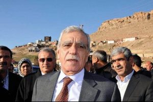 Kan davası bitti, se&ccedil;im rekabeti başladı